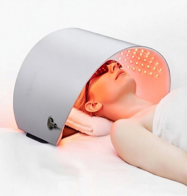 LED Light Therapy Facial